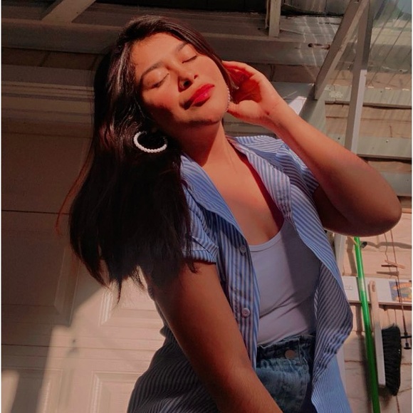 Blue and white striped shirt - Picture 3 of 4